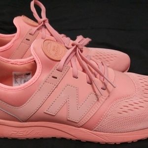 New balance 247 Men's sneakers shoes 9.5
